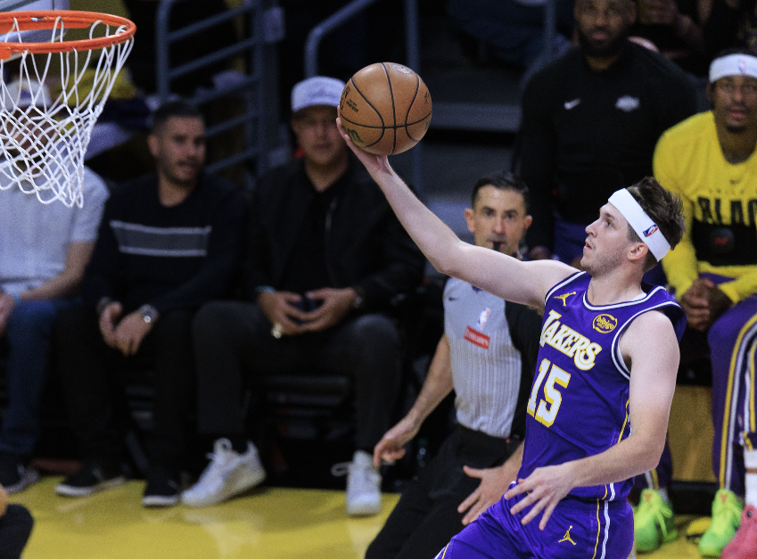 湖人2将回暖彻底拔高上限！里弗斯连爆三场，艾顿统治内线攻守！